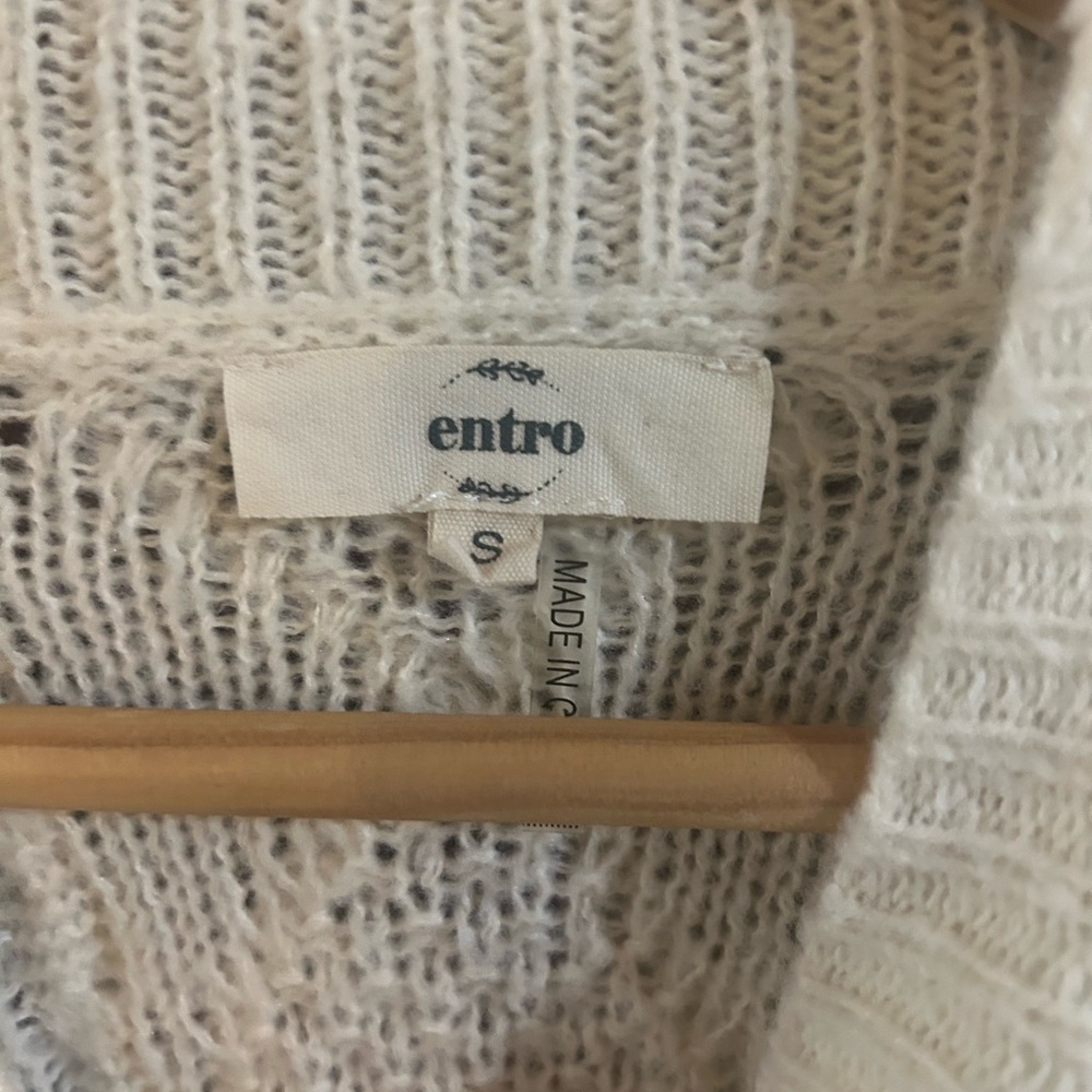 Entro Cream Cable Knit Turtleneck Ruffle Sweater size Small #905 - Picture 3 of 5